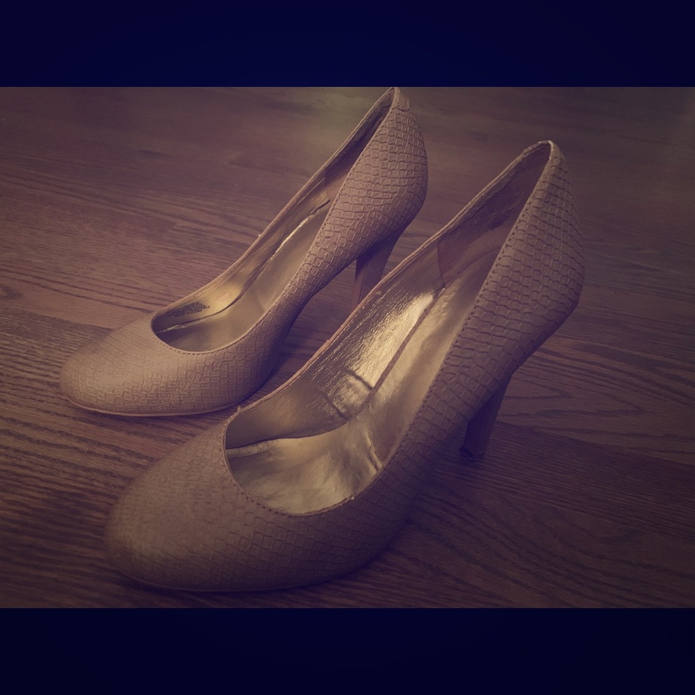 Jessica Simpson heels